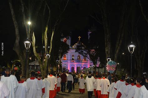  O Altar de Gengenbach: Uma Sinfonia Colorida de Fé e Devoção!